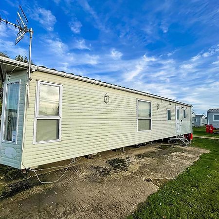 6 Berth Caravan For Hire At Seawick Holiday Park In Clacton-On-Sea Ref 27049Sw Exterior photo