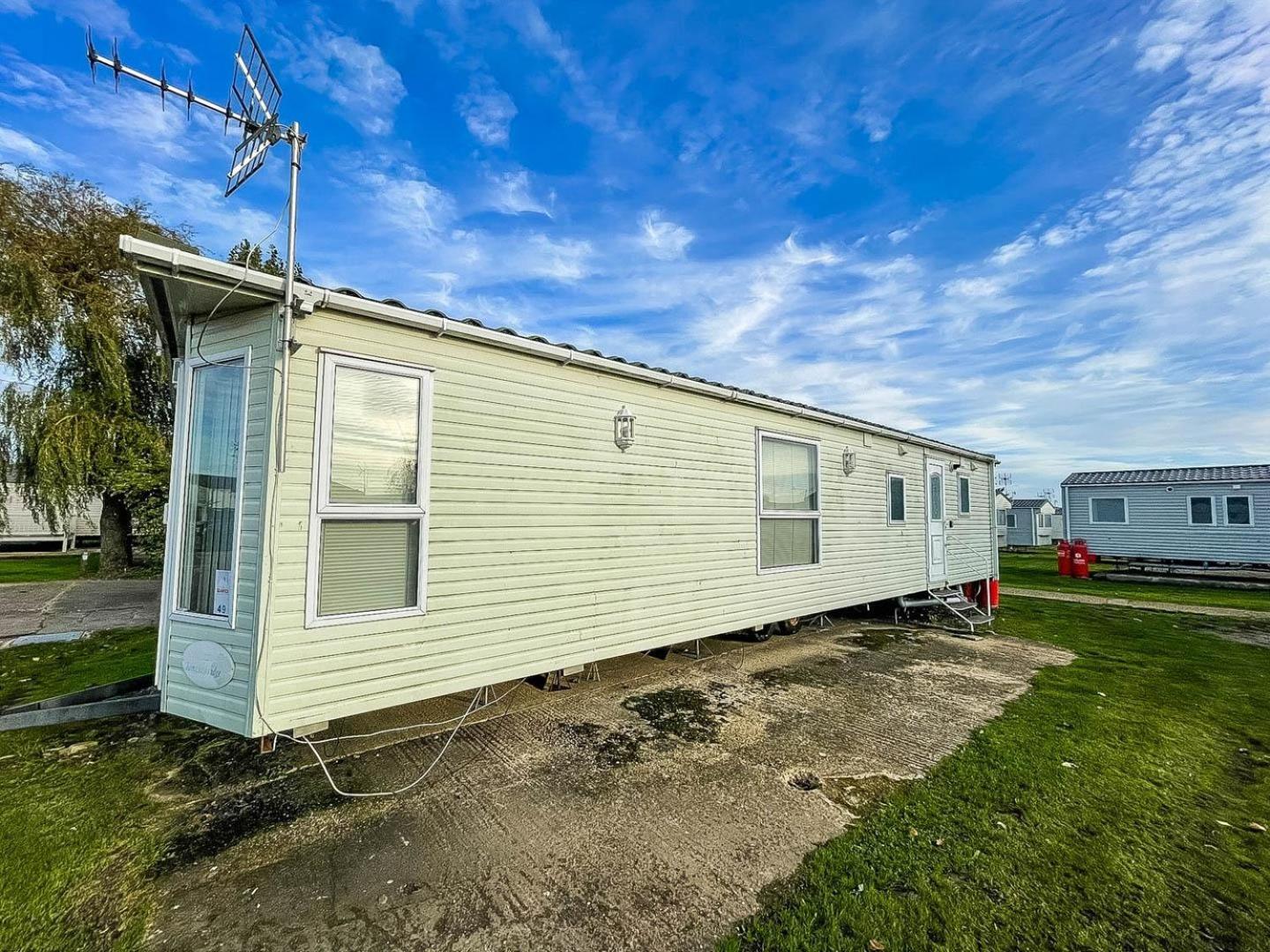 6 Berth Caravan For Hire At Seawick Holiday Park In Clacton-On-Sea Ref 27049Sw Exterior photo