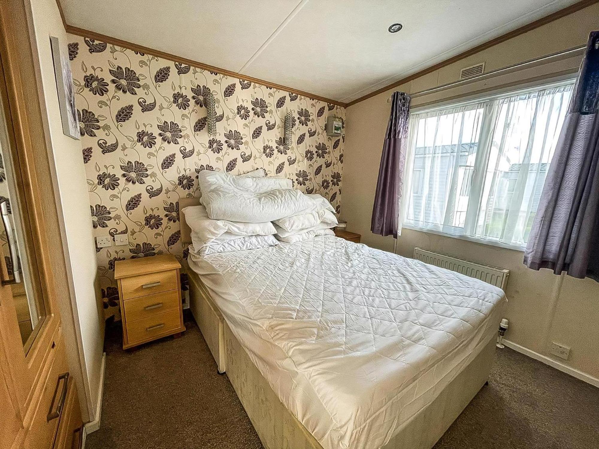 6 Berth Caravan For Hire At Seawick Holiday Park In Clacton-On-Sea Ref 27049Sw Exterior photo